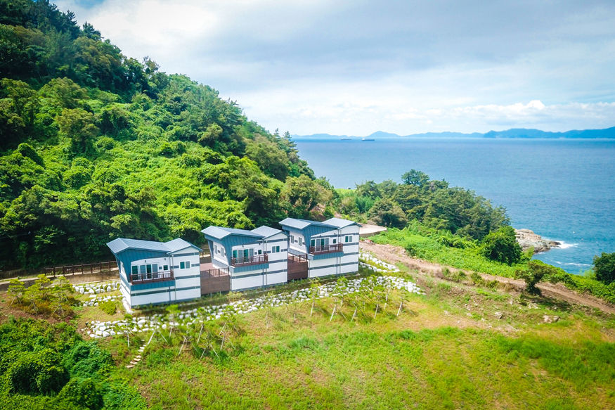 1. 노도 문학의 섬 작가창작실 2기 입주작가 모집.jpg