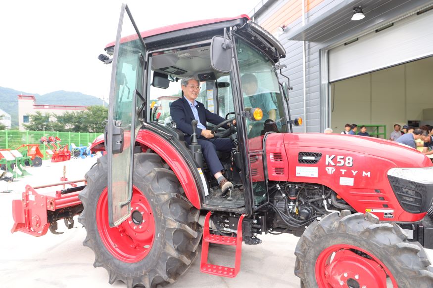 의령군, 서부 농업기계임대사업소 개소...4개 권역에 구축.jpg