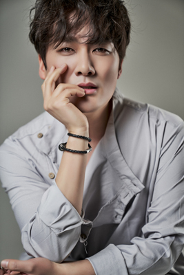 뮤지컬 배우 루이스초이..jpg