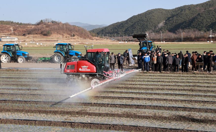 농업용로봇실증 지원사업 현장연시회.jpg