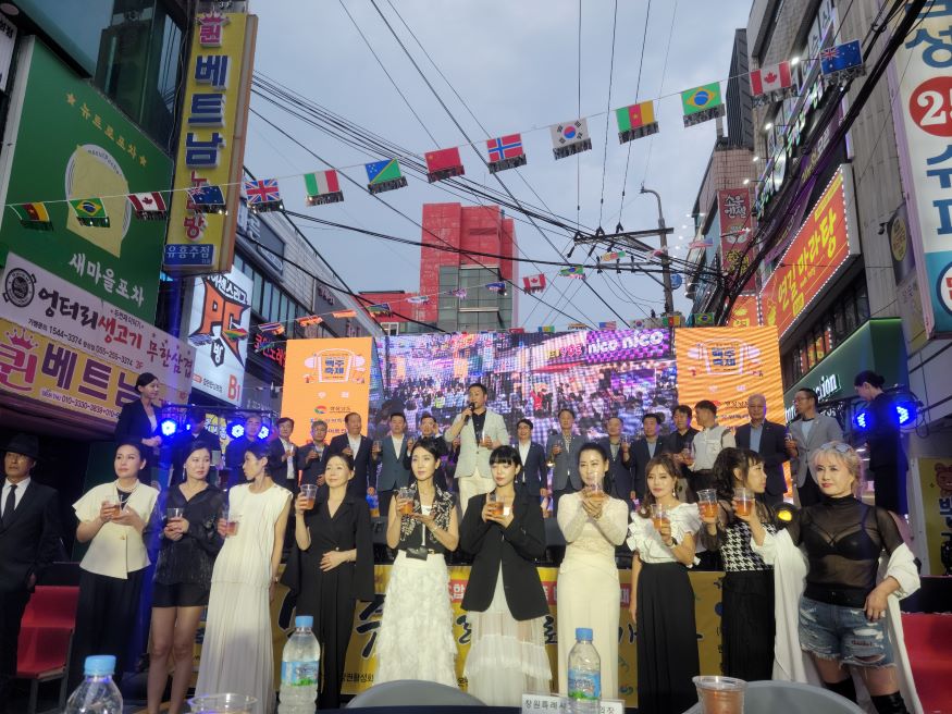 2024년 제2회 마산합성동 젊음의 거리 맥주축제 성황리 개최(지역경제과) .jpg