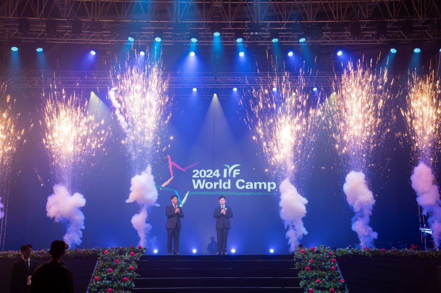 2024 IYF 월드캠프 개막을 선언하고 있는 IYF 박문택 회장. 사진 IYF.jpg