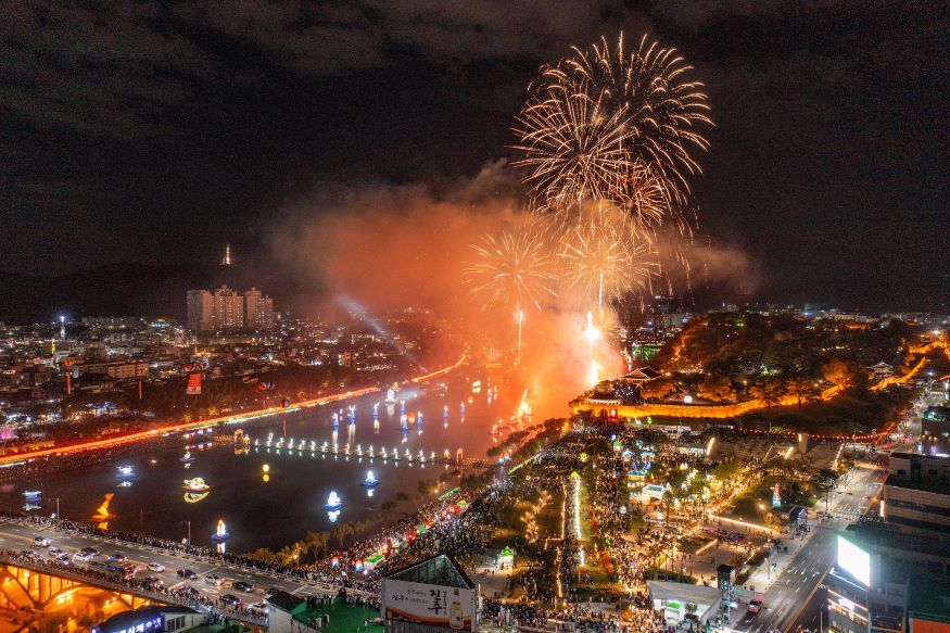 ‘세계축제도시 진주’10월 축제, 다채로운 볼거리 제공하며 대단원의 막 내려! .jpg