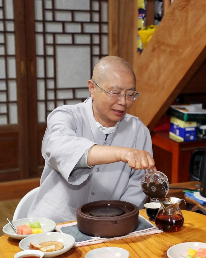 금성사 수문스님.jpg