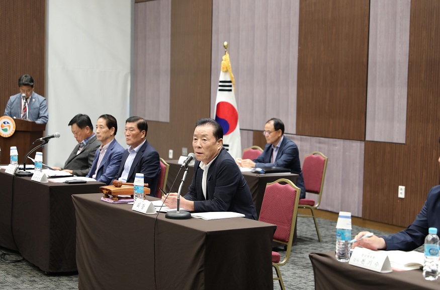 경남도체육회(회장 김오영)는 지난 26일 1530, 창원컨벤션센터에서 제15차 이사회를 개최.jpg