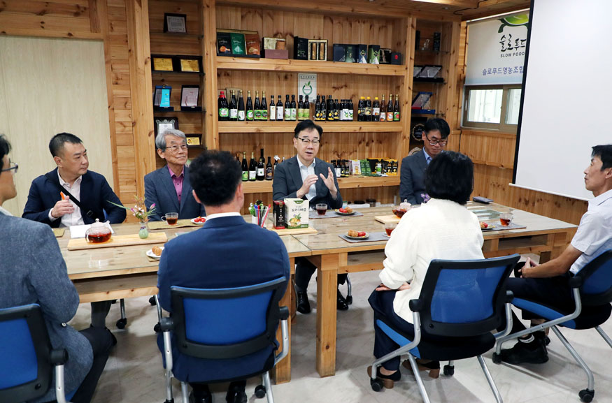 하동농특산물 캐나다 수출 선적식.jpg