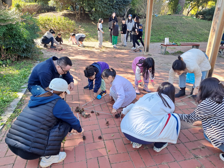 창원시가족센터, 가족 숲 체험 프로그램 성료(여성가족과).jpg