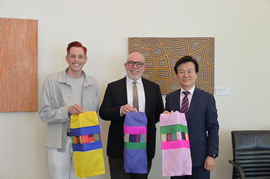 진주시-호주 캔버라市 문화·외교·우주항공 협력 확대(호주 국립박물관 방문).jpg