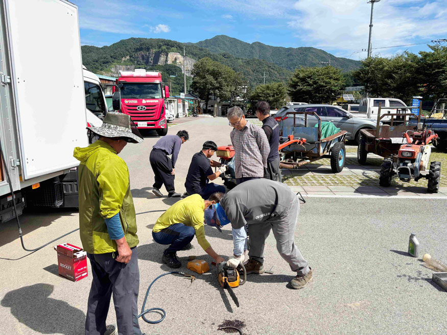 함양군, 농기계 순회수리 장면.jpg