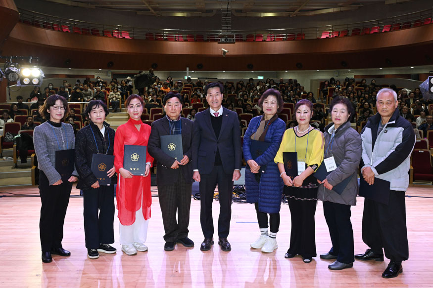 밀양시, 2025년 여성회관 교육강좌 수료식 개최.JPG