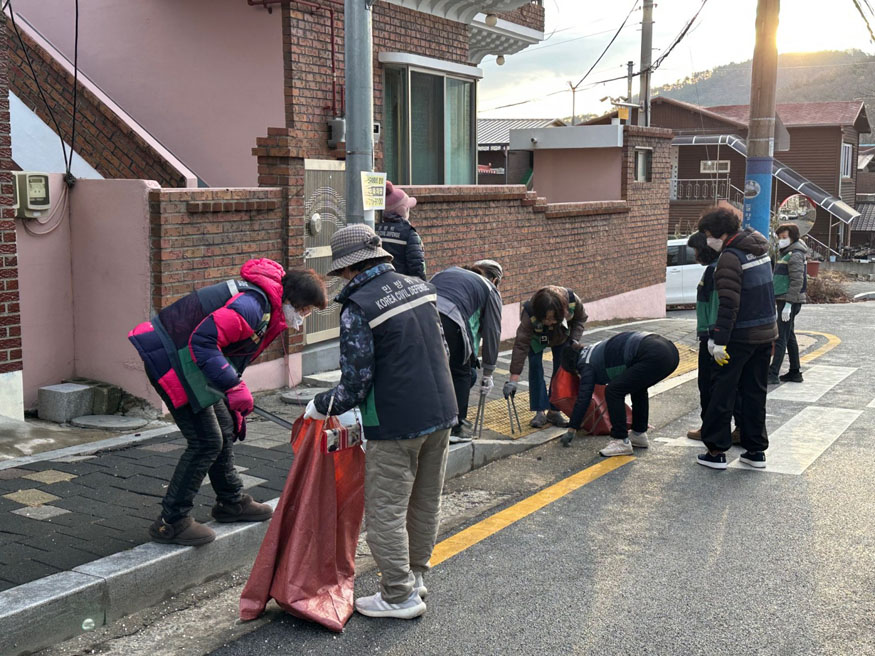 교동 여성민방위기동대, 지역 환경정비 실시.jpg