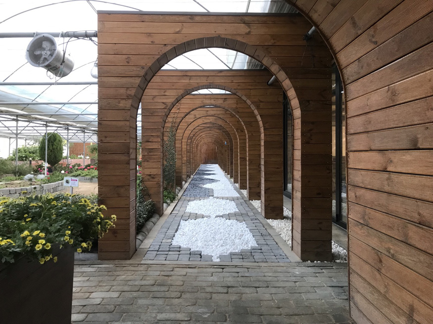 밀양시, 자연과 함께하는 치유 공간 ‘자갈 지압길’ 설치.jpg