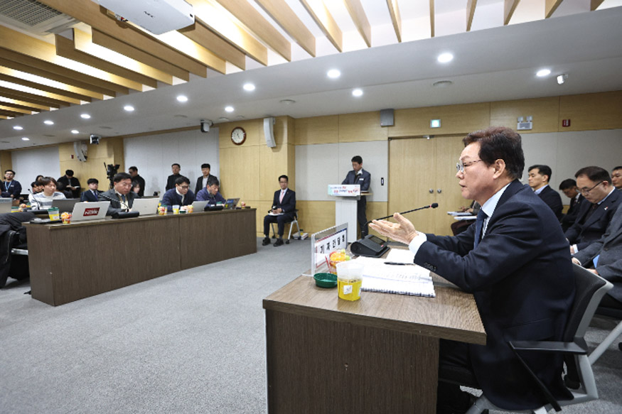 박완수 경남지사 기자간담회. 경남도청 제공.jpg