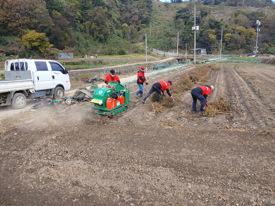 합천군 대양면, 산불예방을 위한 영농부산물 파쇄 운영.JPG