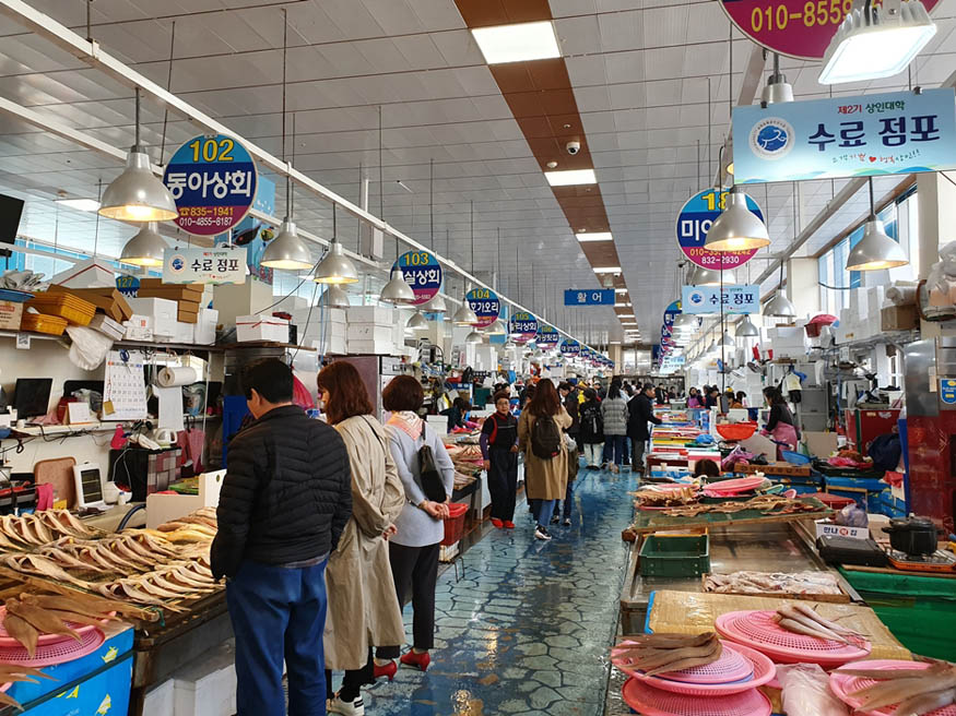 삼천포용궁수산시장사진(내부).jpg