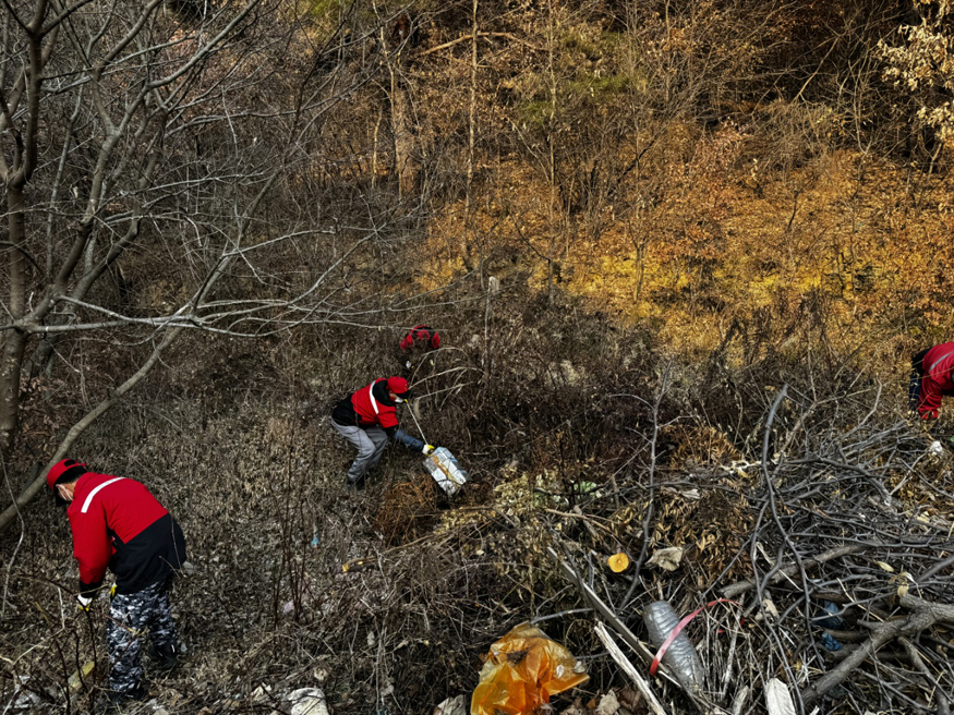 합천군 덕곡면, 산불감시원 인화물질 제거 및 환경정비 활동 실시.jpg