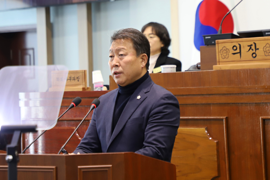 제317회 함안군의회 임시회 제1차 본회의 문석주 의원.JPG