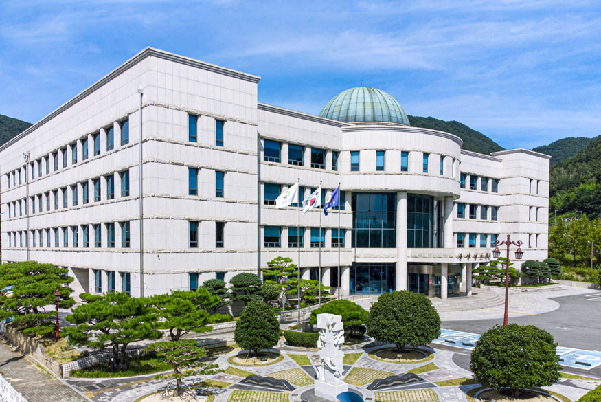 경남도의회 전경.jpg