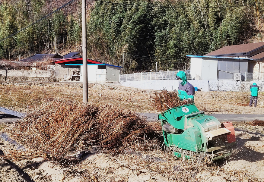 산청군 찾아가는 영농부산물 파쇄지원단.jpg