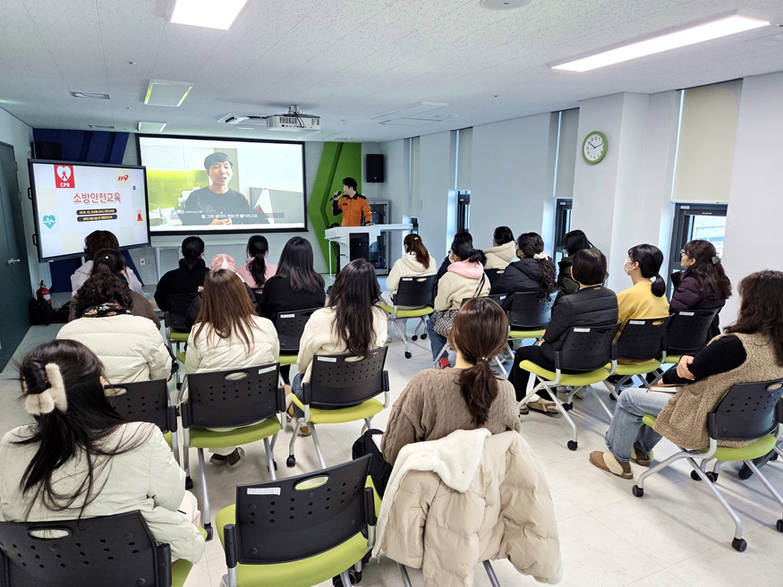 함안군가족센터 소방안전교육 장면.jpg