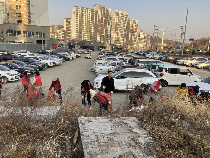 진주시 설맞이 대청소 “깨끗한 가호동 다 함께 만들어요!”.jpg