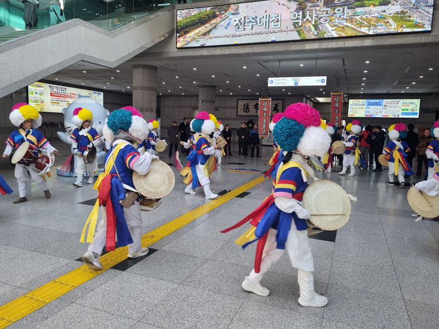 진주시 상대동 봉사단체협의회, 병오년 지신밟기 행사 성황리 개최.jpg