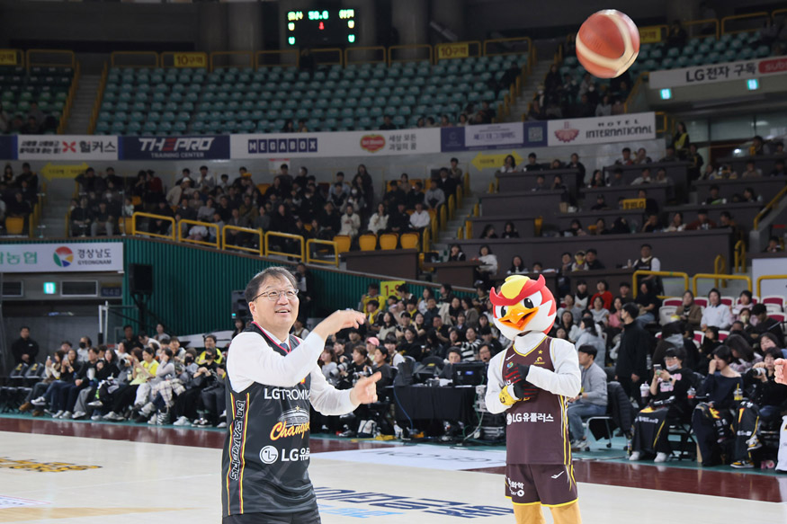 ‘창원특례시 주간’창원 LG 홈경기 승리 기원(체육진흥과).jpg