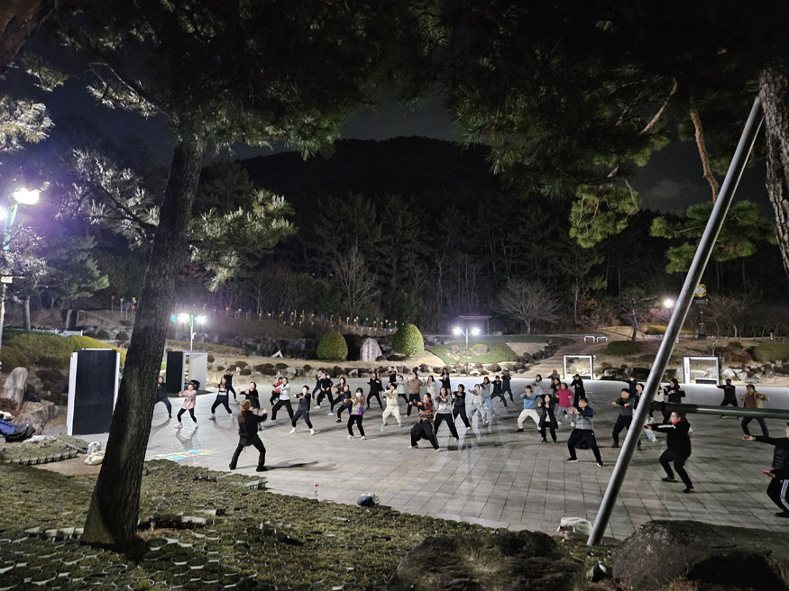 독봉산웰빙공원 별빛운동교실.jpg