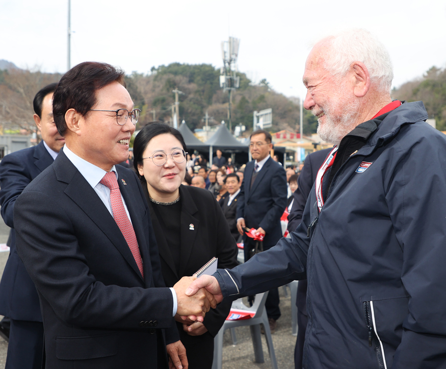 박완수 경남지사는 경남 해양관광의 성장 가능성을 확인하고, 남해안 해양관광벨트 조성에 대한 기대감을 높였다..jpg