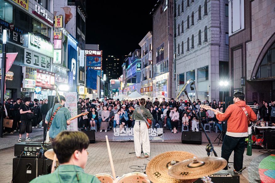 2025년 대구동성로청년버스킹(공연사진).jpg