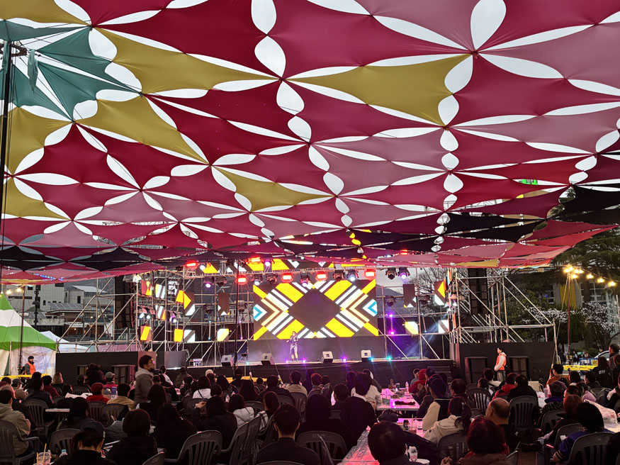 진해군항제, 군항나이트페스타로 밤의 열기를 더하다(관광과).jpg