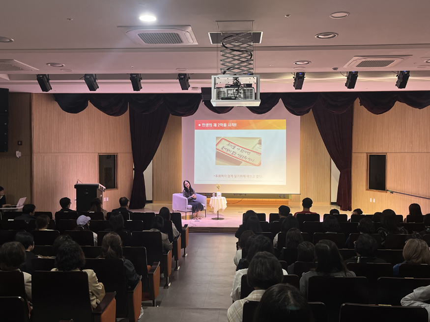 시립도서관 올해의 책 선포식.jpg