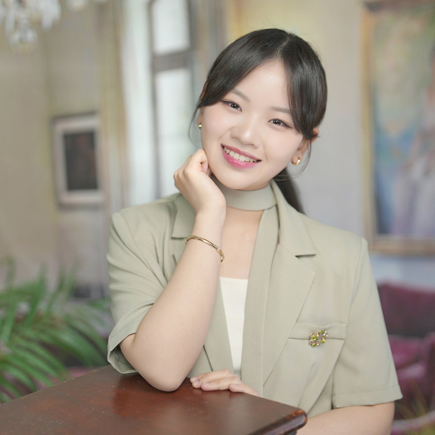 아즈마 아키 사진.jpg